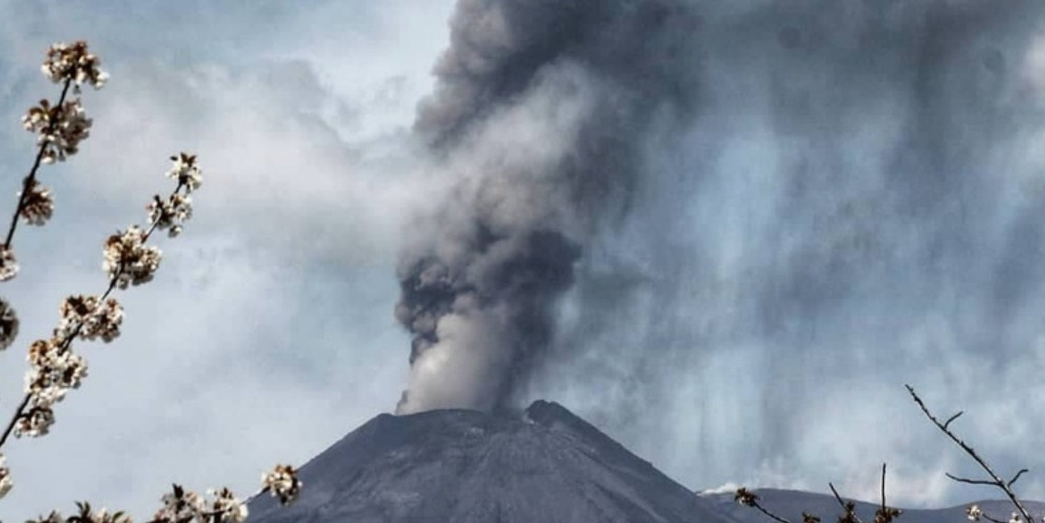 Etna Yanardağı Yeniden Faaliyete Geçti !