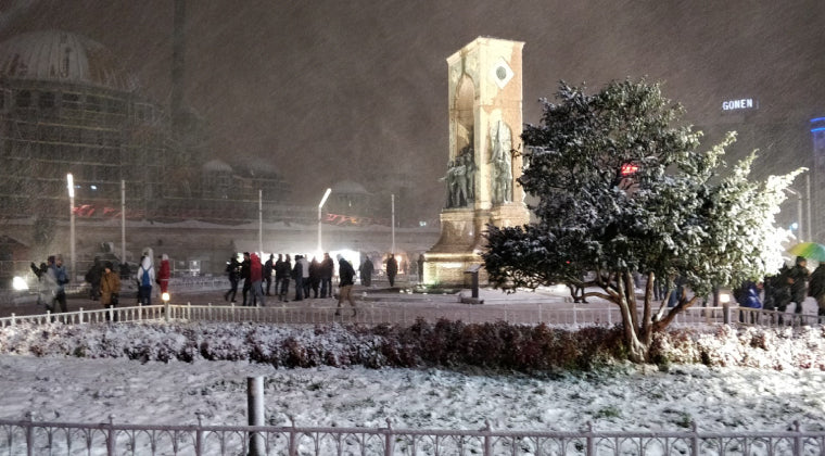 İstanbul'da bu kış sezonunun en etkili kar yağışı...